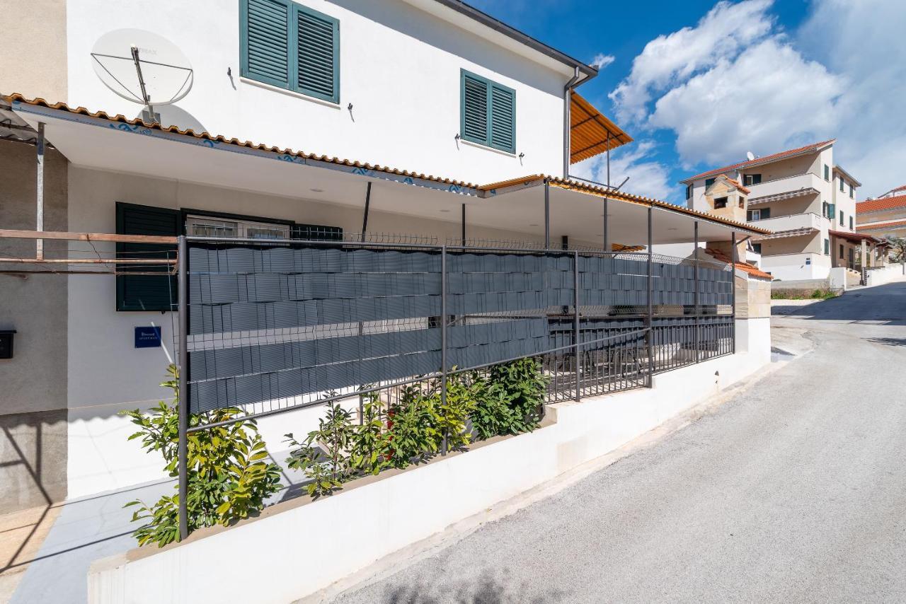 Apartment Radic-Perfect Location For Summer Activities Trogir Eksteriør bilde