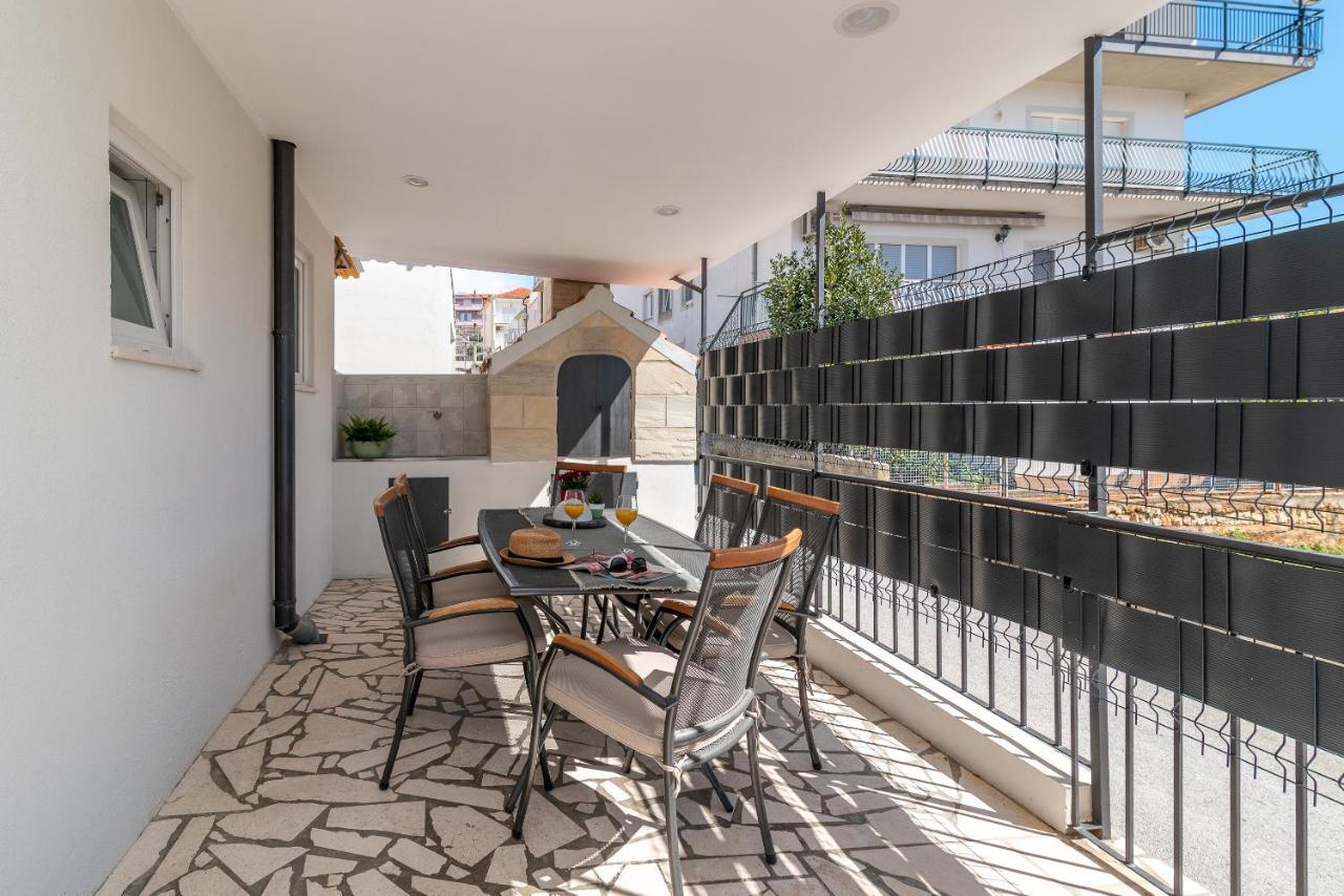 Apartment Radic-Perfect Location For Summer Activities Trogir Eksteriør bilde