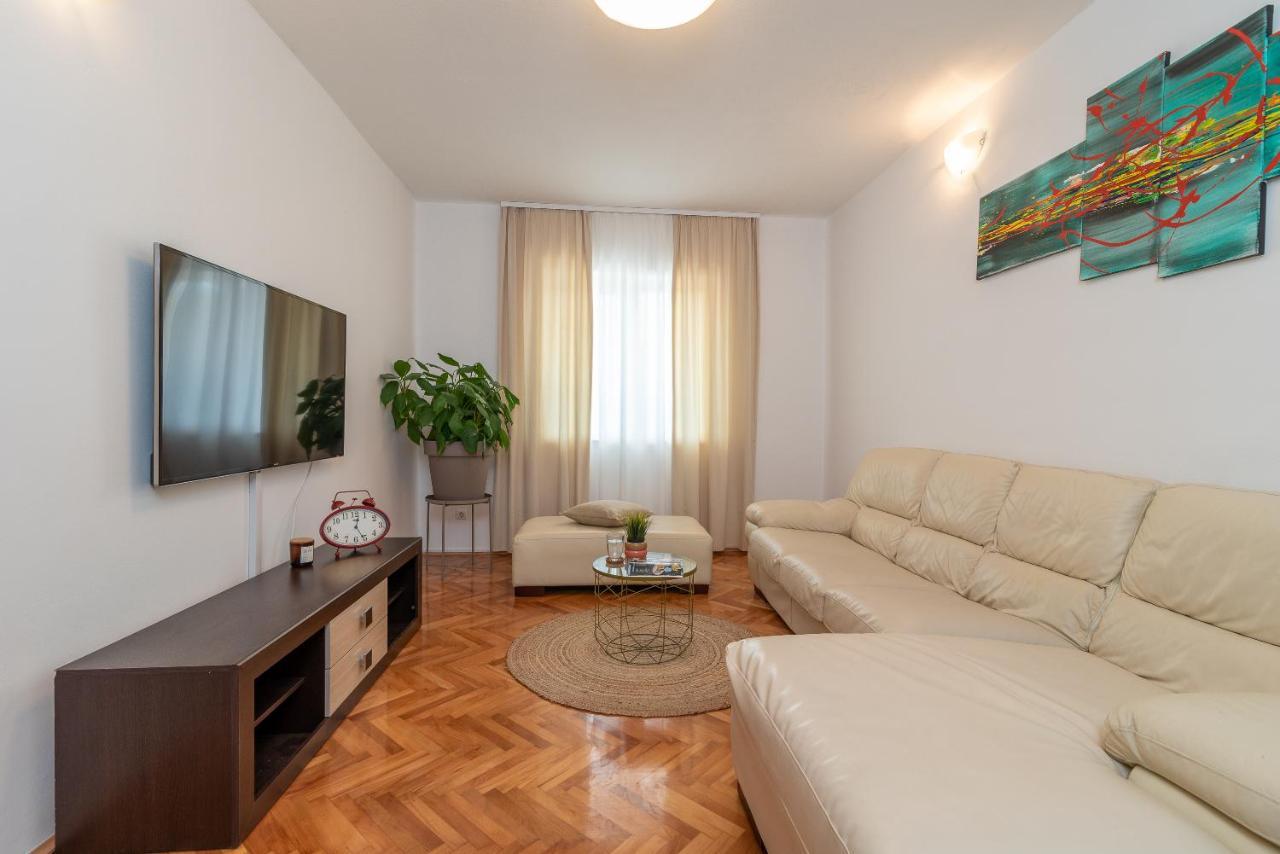 Apartment Radic-Perfect Location For Summer Activities Trogir Eksteriør bilde