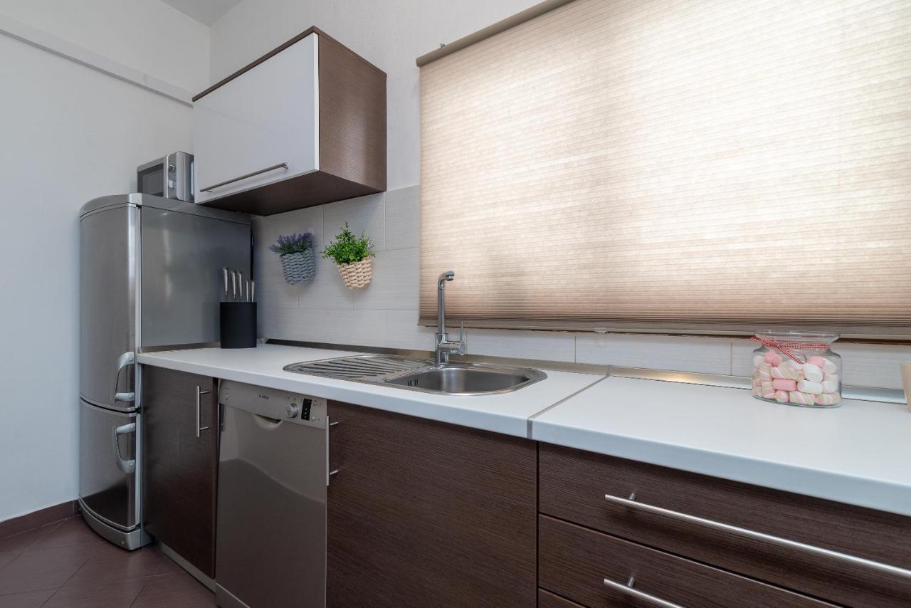 Apartment Radic-Perfect Location For Summer Activities Trogir Eksteriør bilde