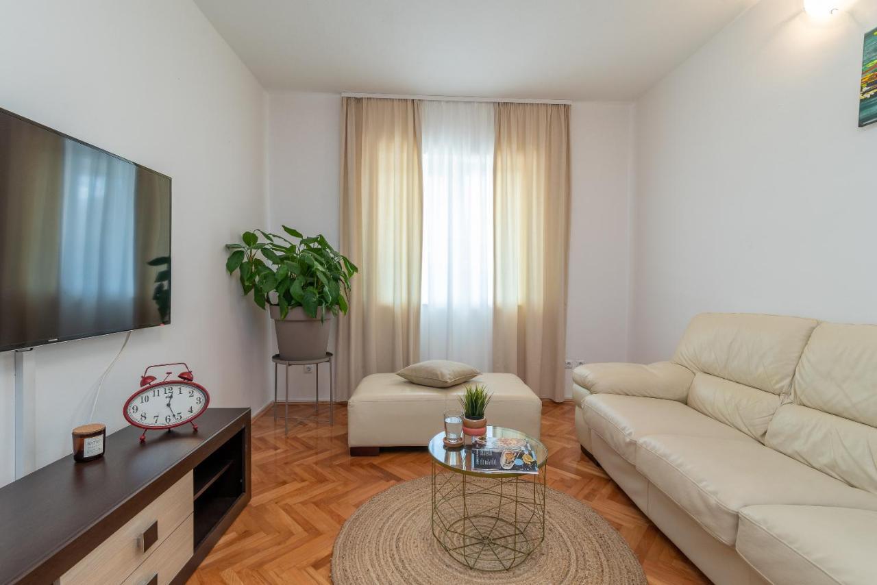Apartment Radic-Perfect Location For Summer Activities Trogir Eksteriør bilde