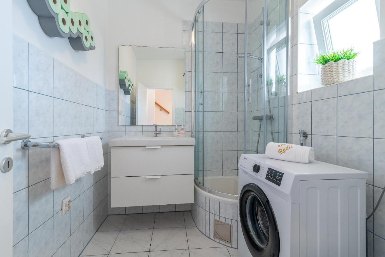 Apartment Radic-Perfect Location For Summer Activities Trogir Eksteriør bilde